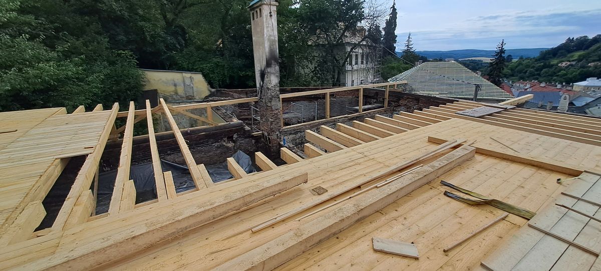 Realizácia dočasnej strechy nad pamiatkovým objektom Berggericht