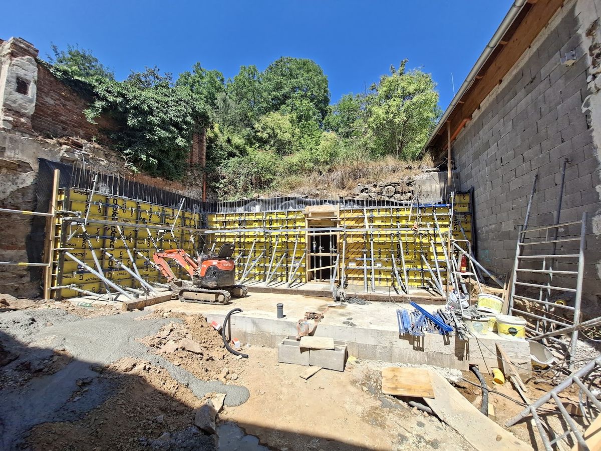 Prestavba hospodárskej budovy pri meštianskom dome na Akademickej ulici v Banskej Štiavnici